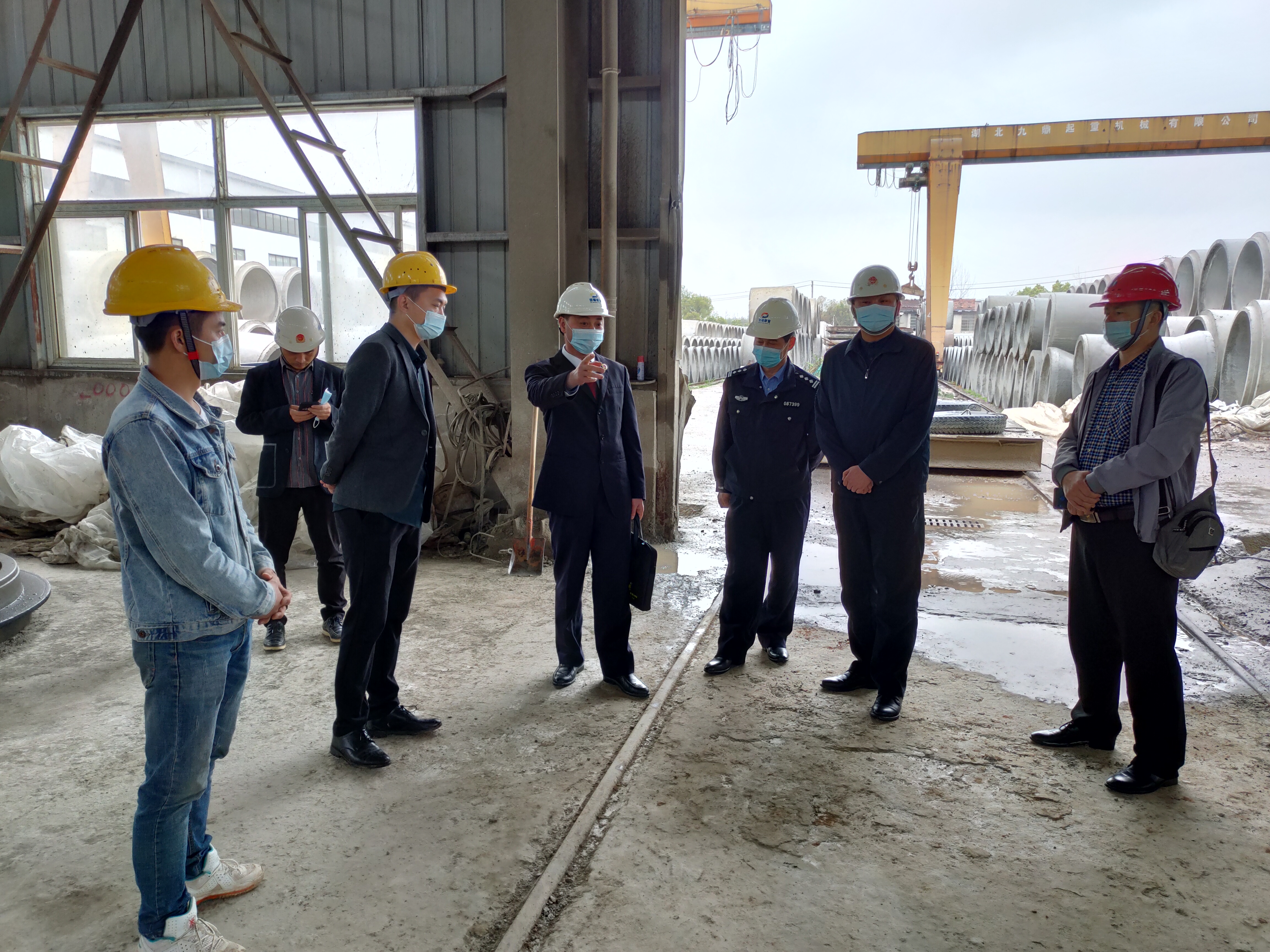 送达建议书 召开座谈会——咸安检察力促企业安全生产